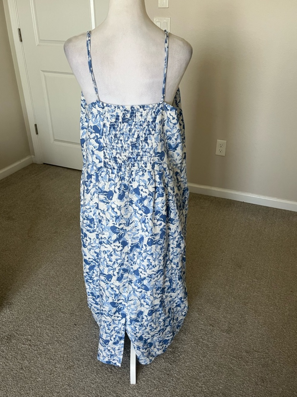Like New Quince 100% European Linen Blue & White Floral Midi Dress Size XL - Picture 2 of 16